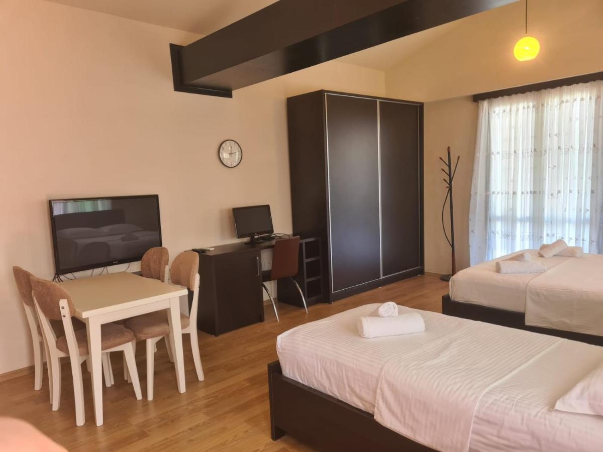 Vila 32 Berat Luaran gambar